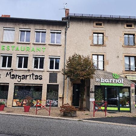 Le Barriol Hotell Saint-Julien-Chapteuil Exteriör bild