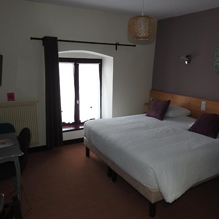 Le Barriol Hotell Saint-Julien-Chapteuil Exteriör bild