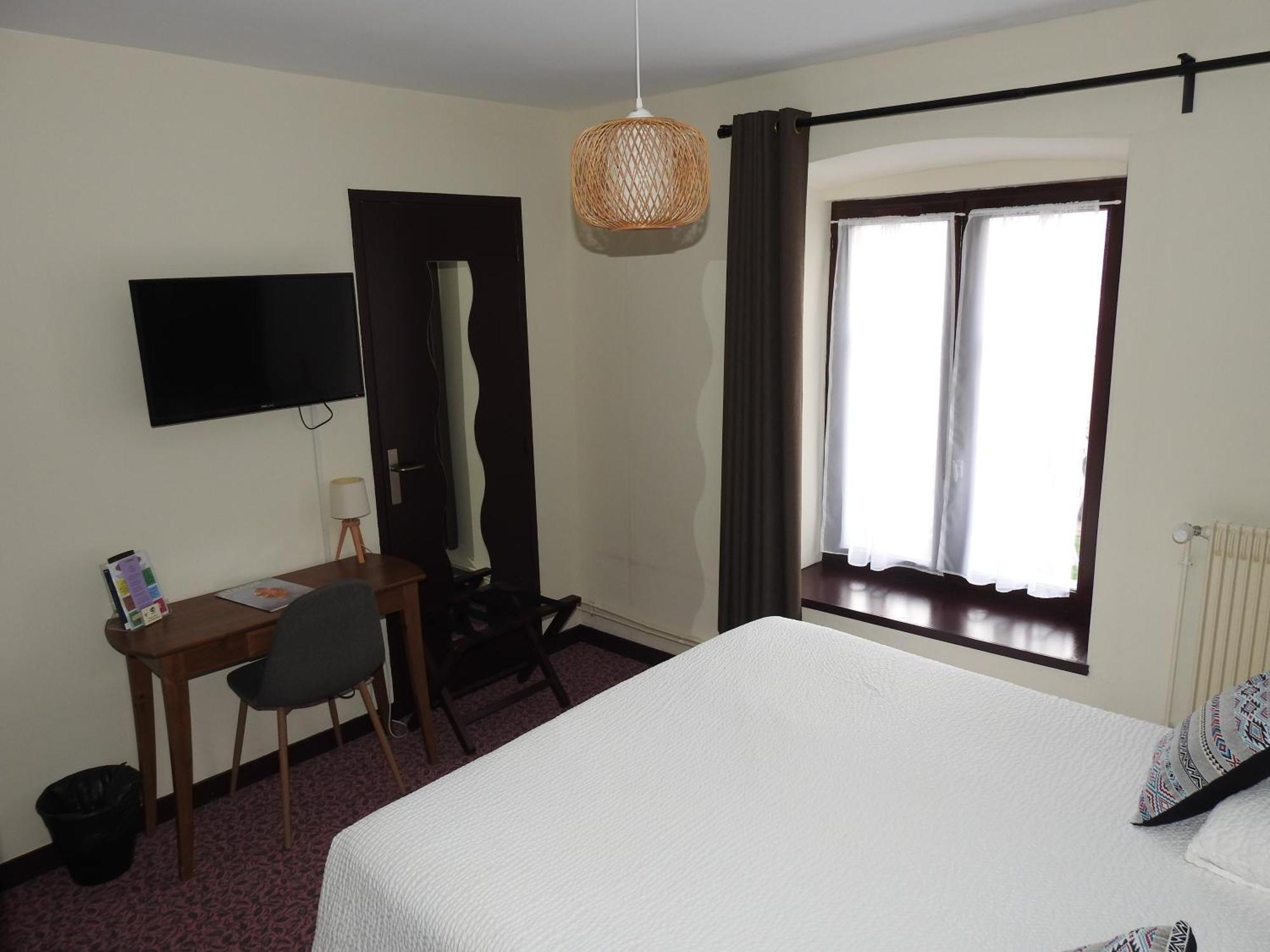 Le Barriol Hotell Saint-Julien-Chapteuil Exteriör bild