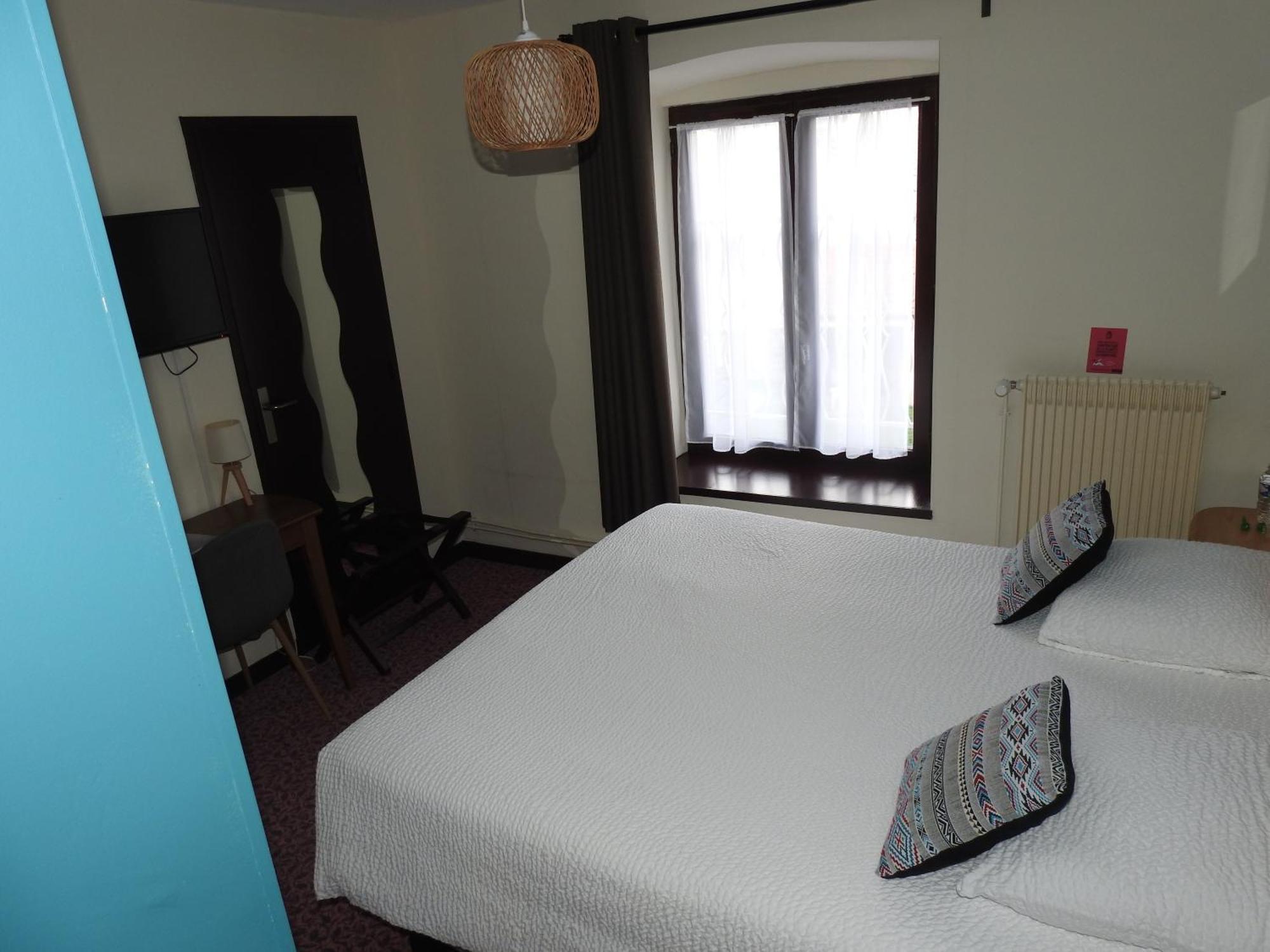 Le Barriol Hotell Saint-Julien-Chapteuil Exteriör bild