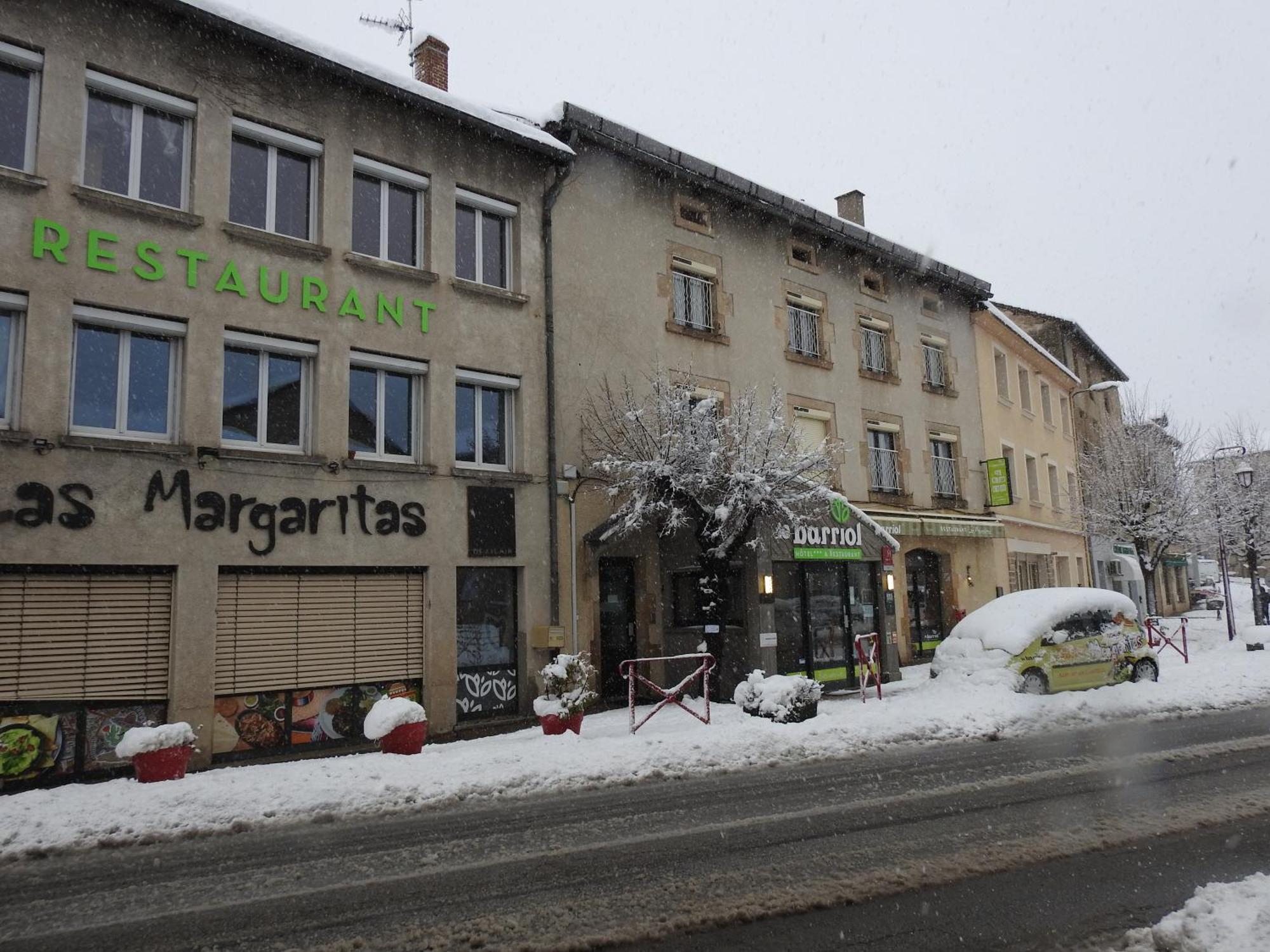Le Barriol Hotell Saint-Julien-Chapteuil Exteriör bild