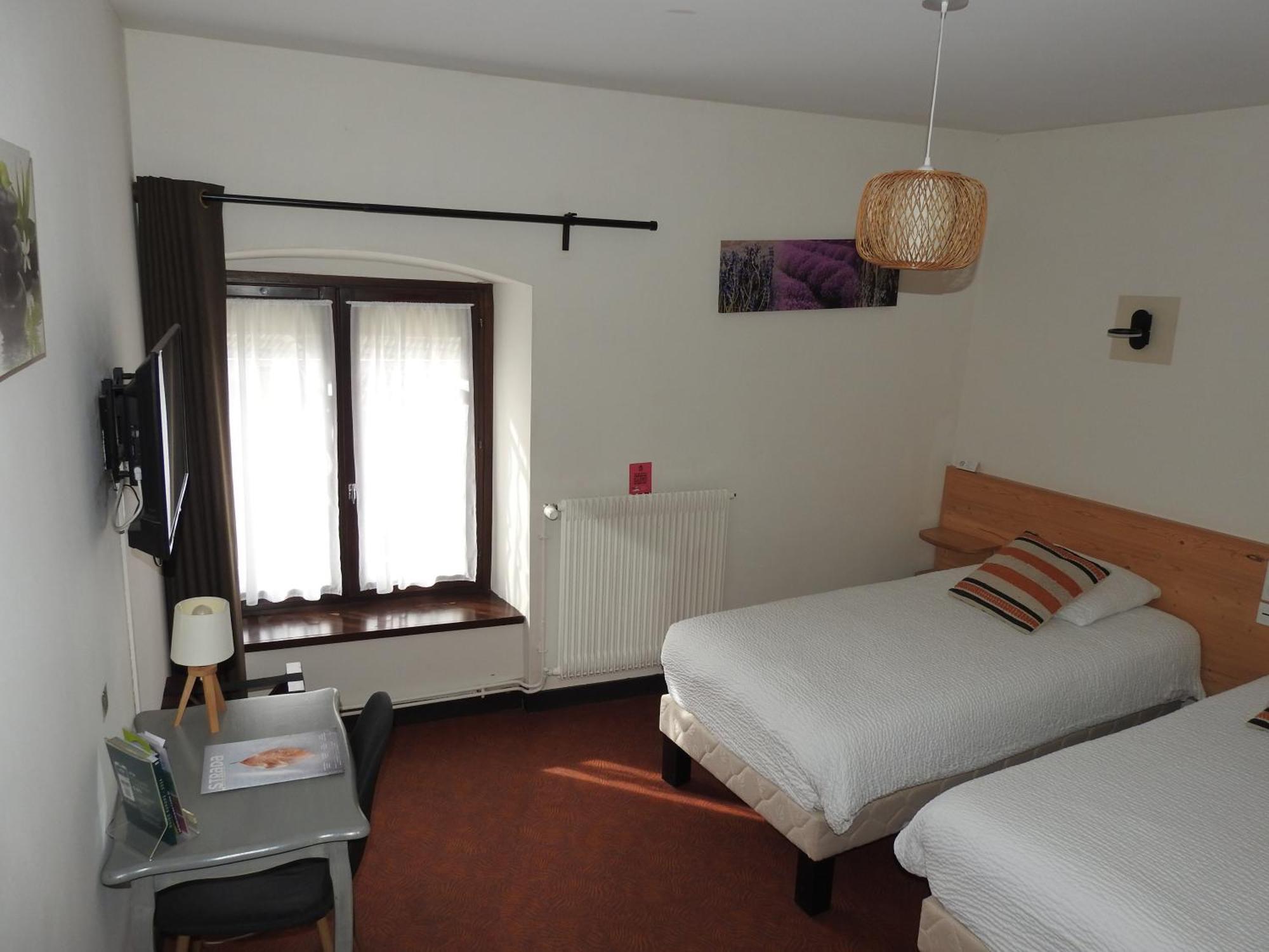 Le Barriol Hotell Saint-Julien-Chapteuil Exteriör bild